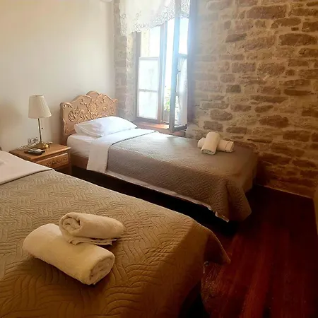 Corner 4 3* Gjirokastër