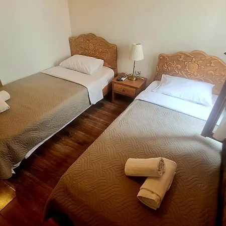 Corner 4 Hotel